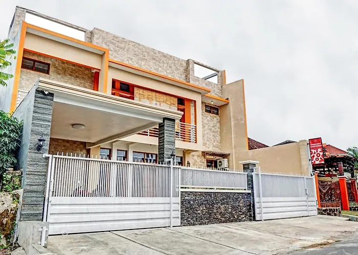 Hotel O Avisha Guest House Syariah Malang